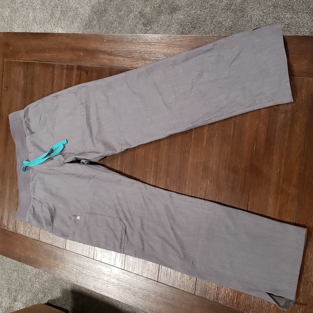 Figs Kade cargo scrub pant